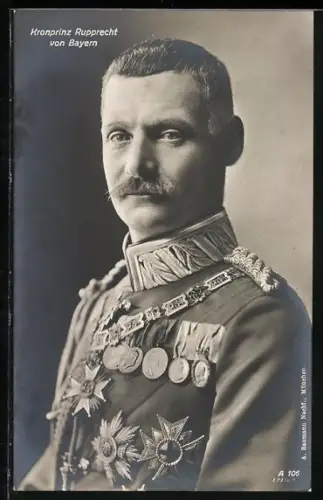 AK Portrait Kronprinz Rupprecht von Bayern in Uniform mit Orden