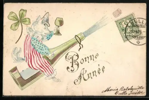 Präge-AK Weisser Wolf mit Glas auf Sektflasche, Neujahrsgruss, vermenschlichte Tiere