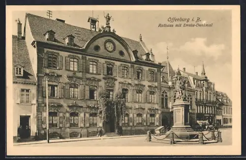 AK Offenburg i. B., Rathaus, Drake-Denkmal