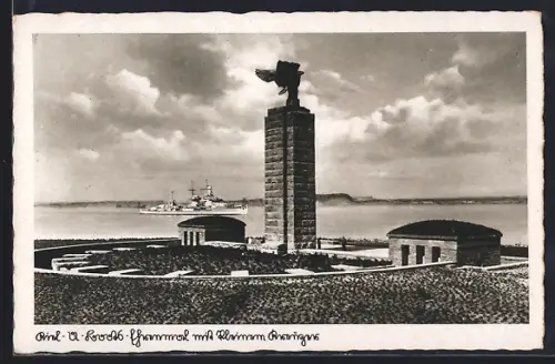 AK Kiel, U-Boots-Ehrenmal mit kleinem Kreuzer