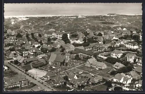 AK Langeoog, Ortsansicht mit Kirche und Dünen