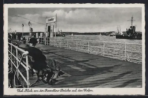 AK Kiel, Blick von der Reventlow-Brücke auf den Hafen
