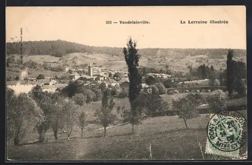 AK Vandelainville, Vue panoramique du village et des collines environnantes