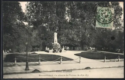 AK Toul, Monument élevé à la mémoire des Victimes de 1870-1871 dans un parc verdoyant