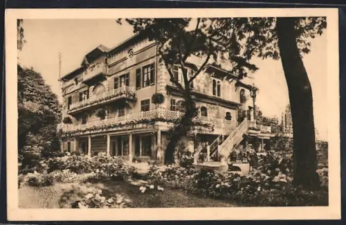 AK Virecourt par Bayon, Manoir des Terres-Rouges et jardins luxuriants