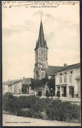 AK Montauville, L`Église de Montauville et la rue animée