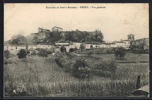 AK Prény, Vue générale du village et des ruines sur la colline