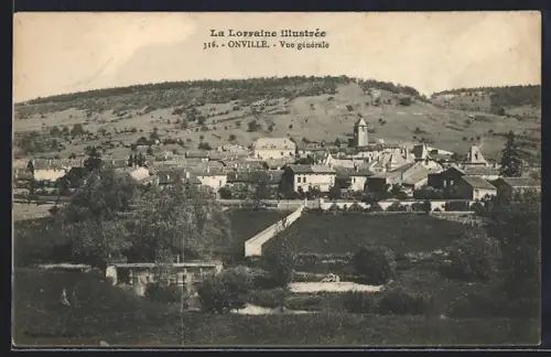 AK Onville, Vue générale du village et des collines environnantes