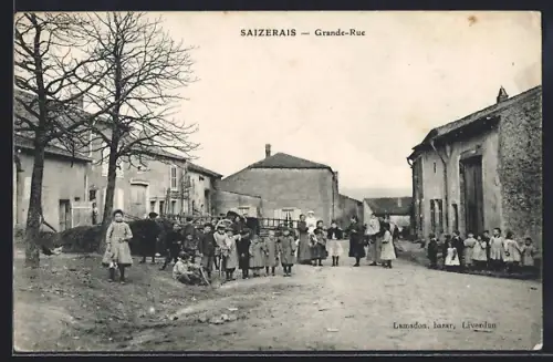 AK Saizerais, Grande-Rue animée avec enfants et habitants