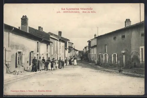 AK Dieulouard, Rue du Billu avec habitants