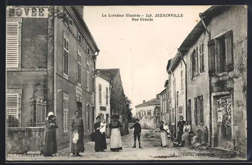 AK Jezainville, Rue Grande animée par des villageois et bâtiments historiques