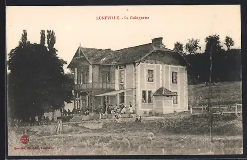AK Lunéville, La Guinguette animée avec visiteurs et paysage champêtre