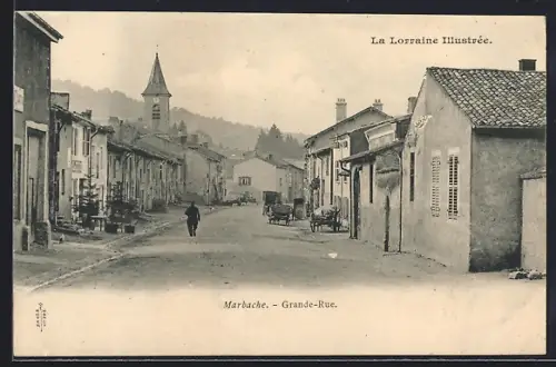AK Marbache, Grande-Rue avec vue sur le clocher et les maisons alignées