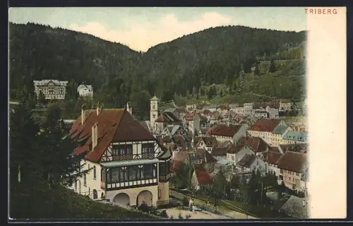 AK Triberg, Stadtansicht mit Fachwerkhaus und Kirche