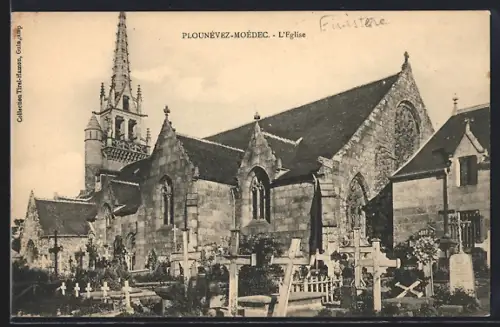 AK Plounévez-Moëdec, L`Église et le cimetière adjacent