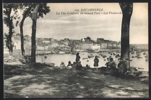 AK Douarnenez, La Vue Générale du Grand Port, Les Plomarchs