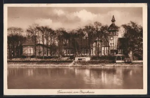 AK Berlin-Weissensee, Blick über den Orankesee auf die Terrassen der Gaststätten W. Heiden-Heinrich