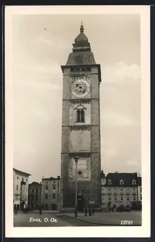 AK Enns /O.-Oe., Ortspartie mit Uhrturm und dem Stadtamt
