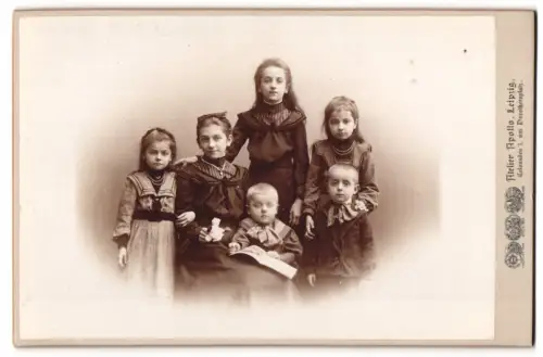 Fotografie Atelier Apollo, Leipzig, Colonaden 1, Geschwister Hanni, Trude, Frieda, Lotte, Maol, Willy Tränkner