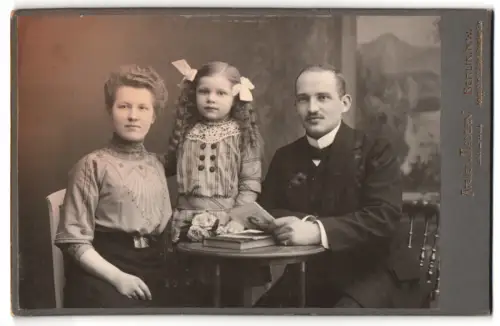 Fotografie Atelier Modern, Berlin, Krupp Str. 12, Familienporträt mit Kind