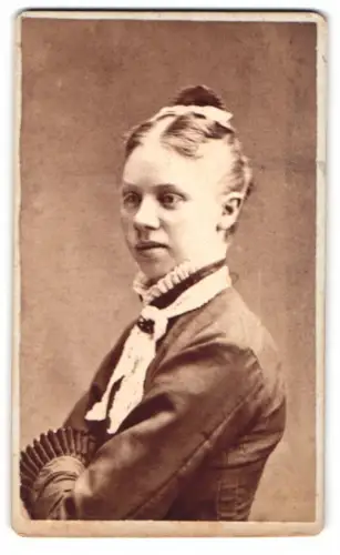 Fotografie Anderson & Co., St. Paul, III E. 7th St., Porträt einer Dame
