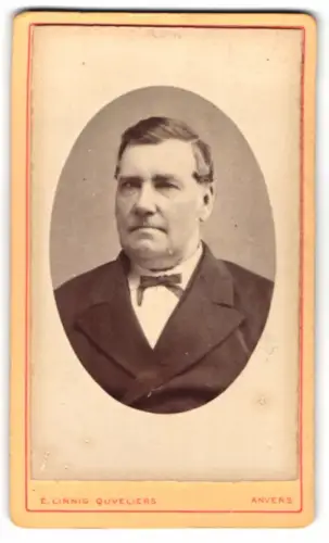 Fotografie E. Linnig Queveliers, Anvers, Rue de la Commune 20, Porträt eines Herren