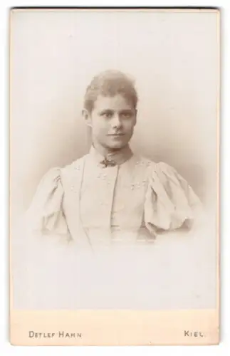 Fotografie Detlef Hahn, Kiel, Brunswieckerstr. 14, Portrait einer jungen Frau