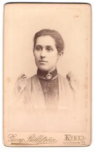 Fotografie Georg Billström, Kiel, Holstenstrasse 22, Porträt einer Frau