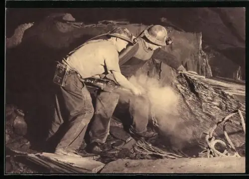 AK Angers, Commission des Ardoisières, Débitage d`une pièce au fond