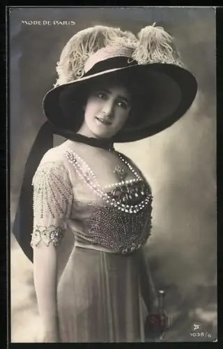 AK Mode de Paris, Dame mit grossem Hut
