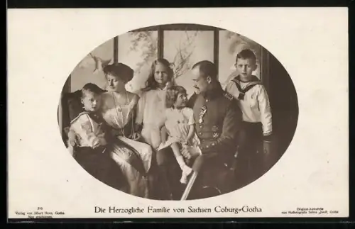 AK Die Herzogliche Familie von Sachsen-Coburg-Gotha, Familienportrait