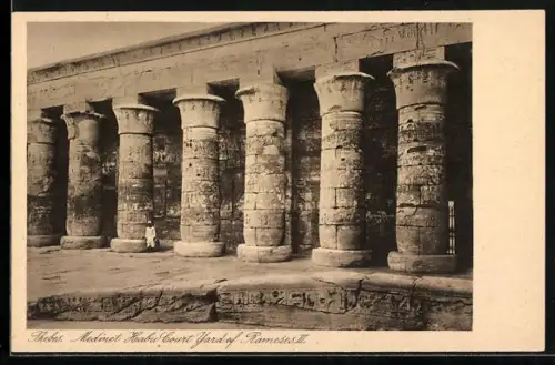 AK Thebes, Medinet Habu Court Yard of Ramses III.
