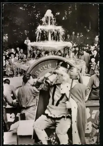 AK Lübbecke /Westf., Tag des Bierbrunnens 1963, Bierbrunnen