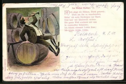 AK Mann sitzt trinkend auf einem Weinfass, Im tiefen Keller