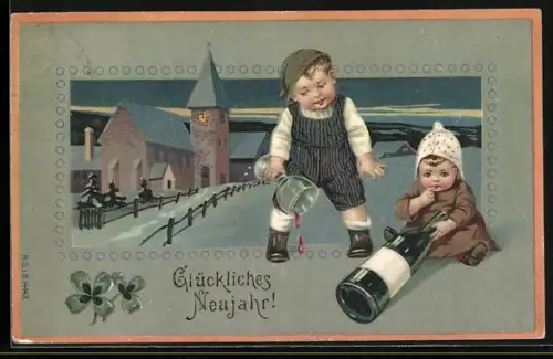 AK Kleinkinder mit Weinflasche und Kleeblatt, Neujahr