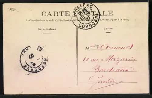 AK Bergerac, Place Gambetta avec vue sur les bâtiments et rues environnantes