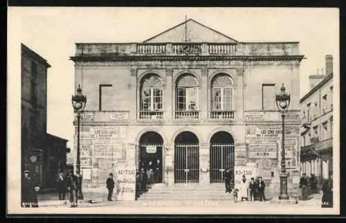 AK Périgueux, Le théâtre et ses affiches publicitaires