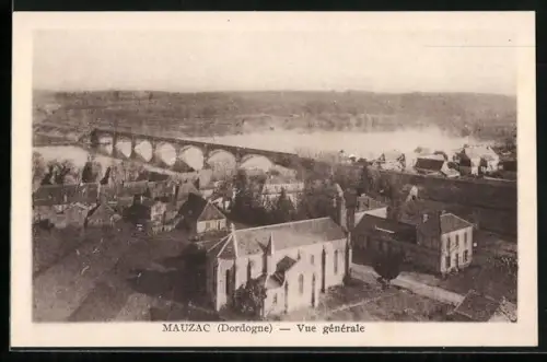 AK Mauzac /Dordogne, Vue générale avec pont et village en arrière-plan