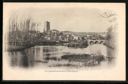 AK St-Astier /Dordogne, Vue générale de la ville et du pont sur la rivière