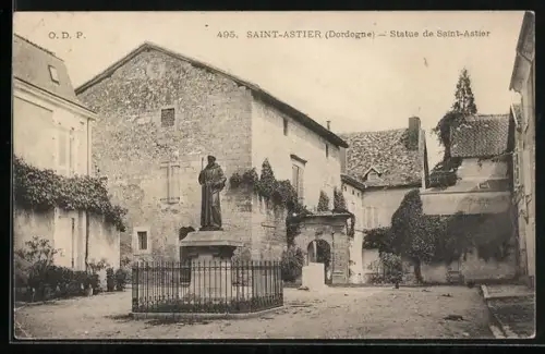 AK Saint-Astier /Dordogne, Statue de Saint-Astier