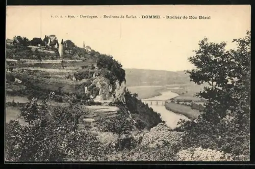 AK Domme, Rocher de Roc Béral et vue sur la vallée de la Dordogne