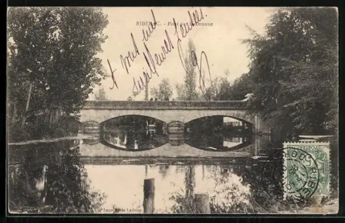 AK Ribérac, Pont sur la Dronne entouré d`arbres