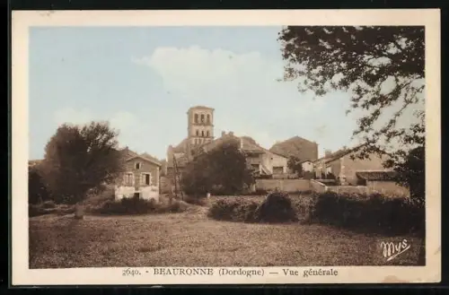 AK Beauronne /Dordogne, Vue générale du village avec église et maisons environnantes