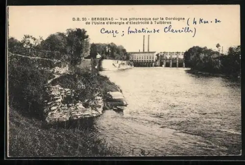 AK Bergerac, Vue pittoresque sur la Dordogne et l`usine d`énergie électrique à Tuilières