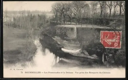 AK Bourdeilles, Les Promenades et la Dronne, Vue prise des Remparts du Château