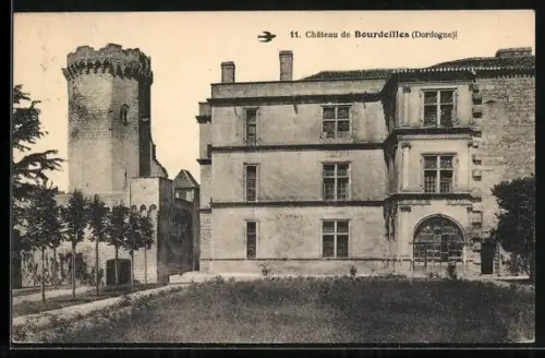 AK Bourdeilles /Dordogne, Château de Bourdeilles avec tour médiévale