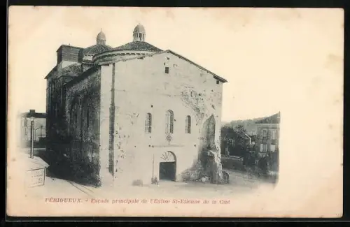 AK Périgueux, Facade principale de l`Église St-Étienne de la Cité