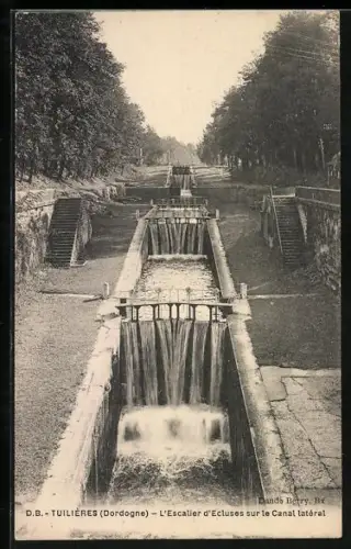AK Tuilières /Dordogne, L`Escalier d`Écluses sur le Canal latéral