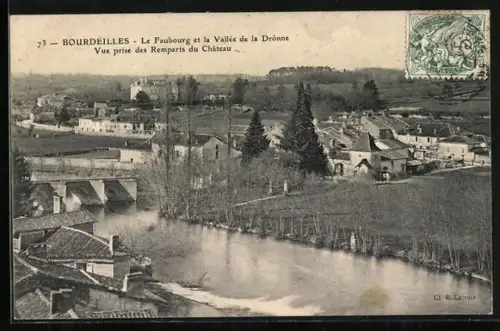 AK Bourdeilles, Le Faubourg et la Vallée de la Dronne, vue des Remparts du Château