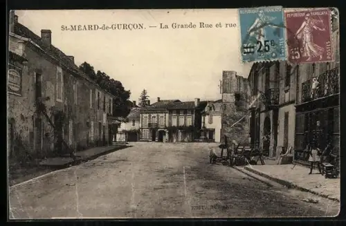 AK St-Méard-de-Gurcon, La Grande Rue et rue principale animées de passants